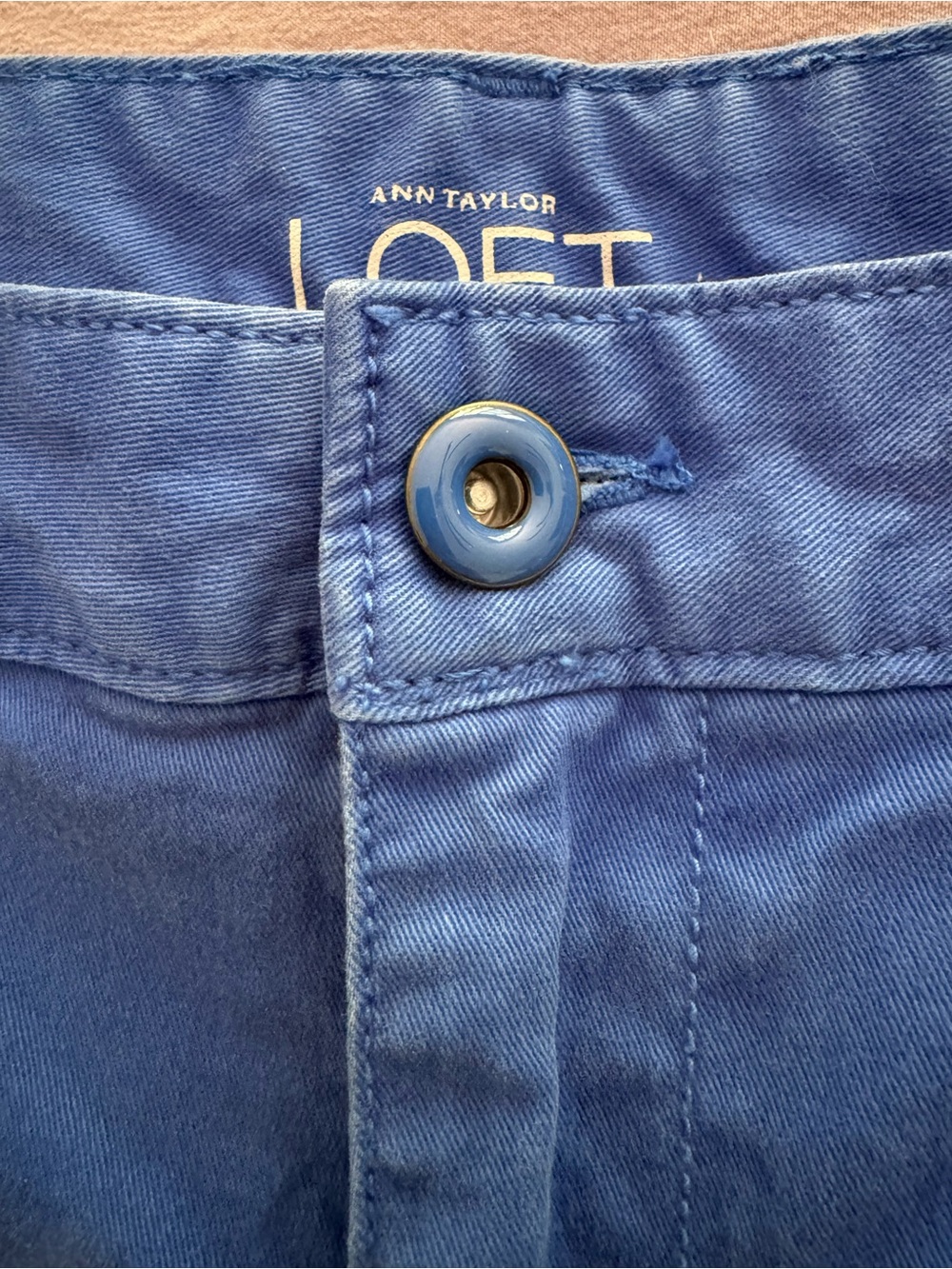 LOFT Cobalt Blue Women’s Chino Cuffed Hem Shorts Size 8 Cute Coastal Y2K July 4 - Picture 7 of 8